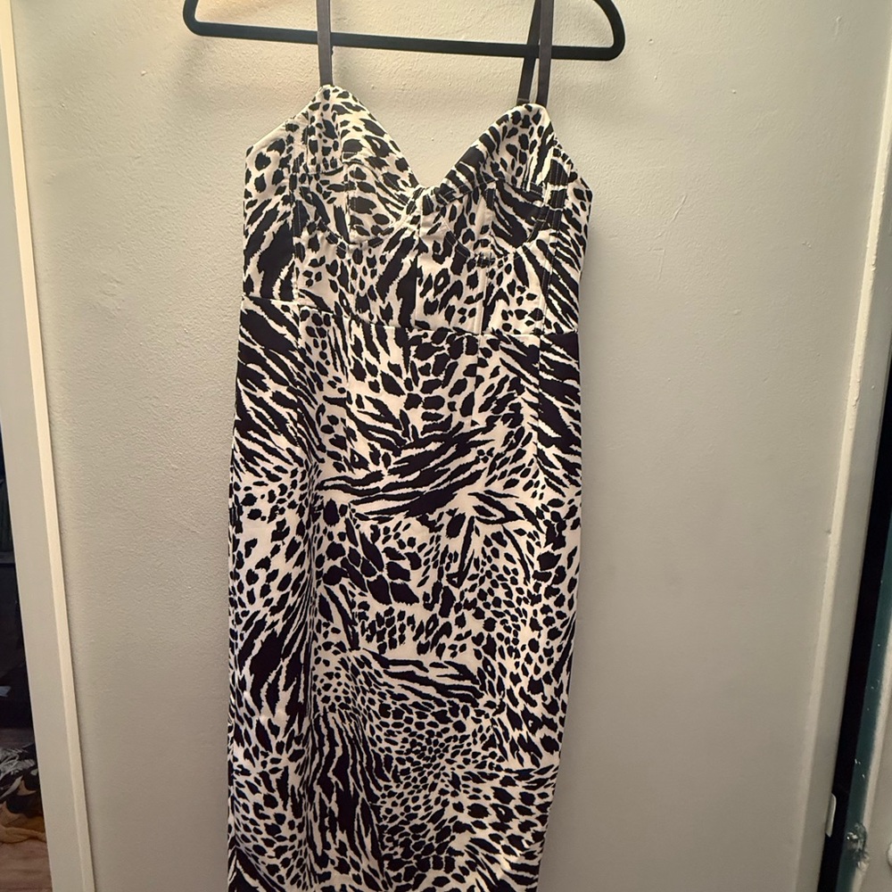 Elegant Strapless Black and White Print Dress